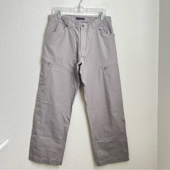 Arc'teryx Other - Arc’teryx Cargo Outdoor Mens Pants Sz 34 Inseam 32” Light Gray